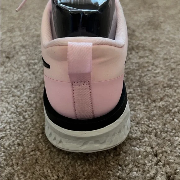 Women’s Nike Odyssey React 2 Flyknit Sneaker Size 7.5 - Picture 6 of 16